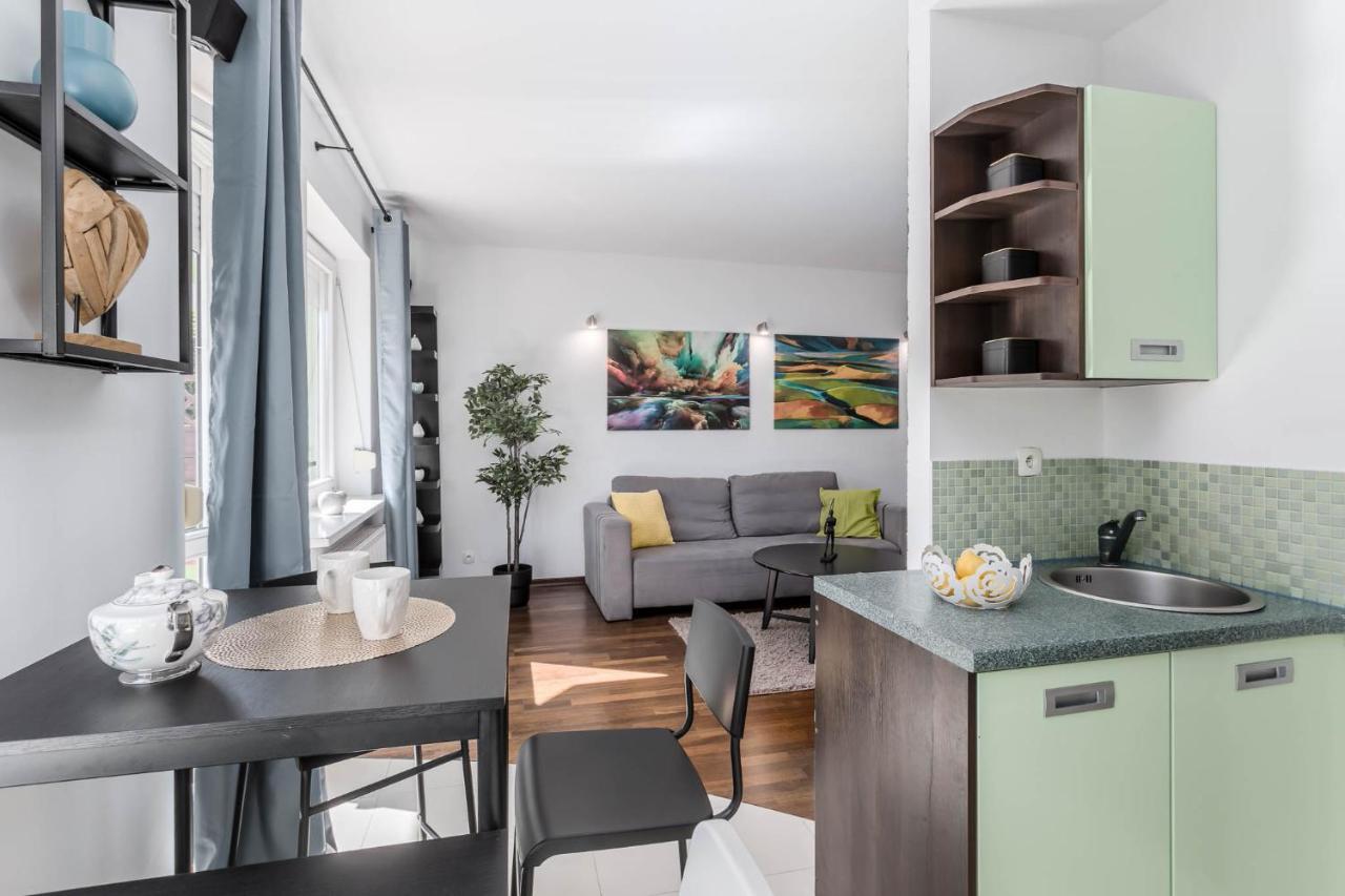 Chill Apartments Kabaty Family Warsaw Exterior photo